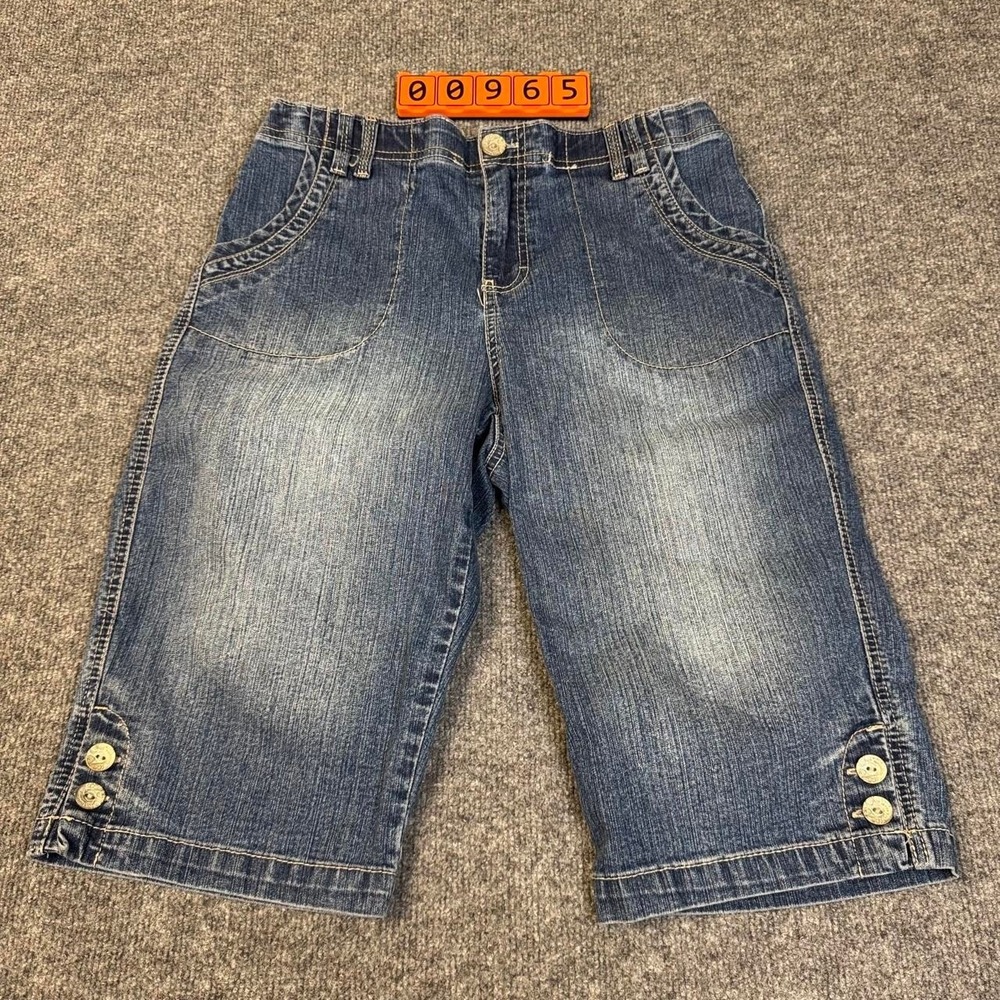Gloria Vanderbilt Blue Denim Shorts. Size 8P.